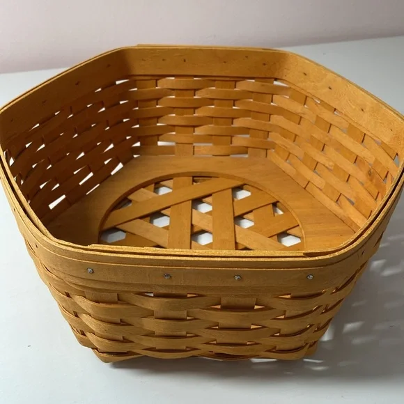 Longaberger Hexagon Generations Basket with Lid and Protector - Picture 4 of 10